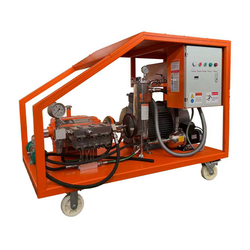 Machine de jet d'eau à haute pression pour le nettoyage des routes et des surfaces